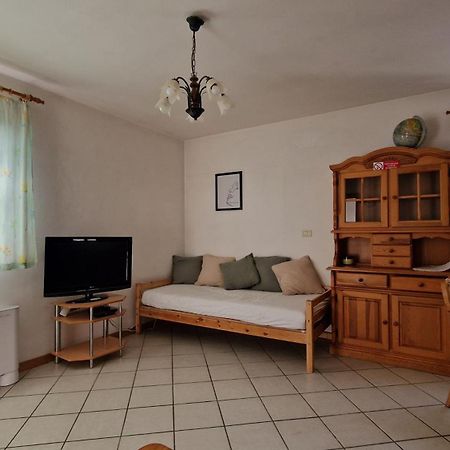 Apartma Na Skdnu Dutovlje Exterior foto