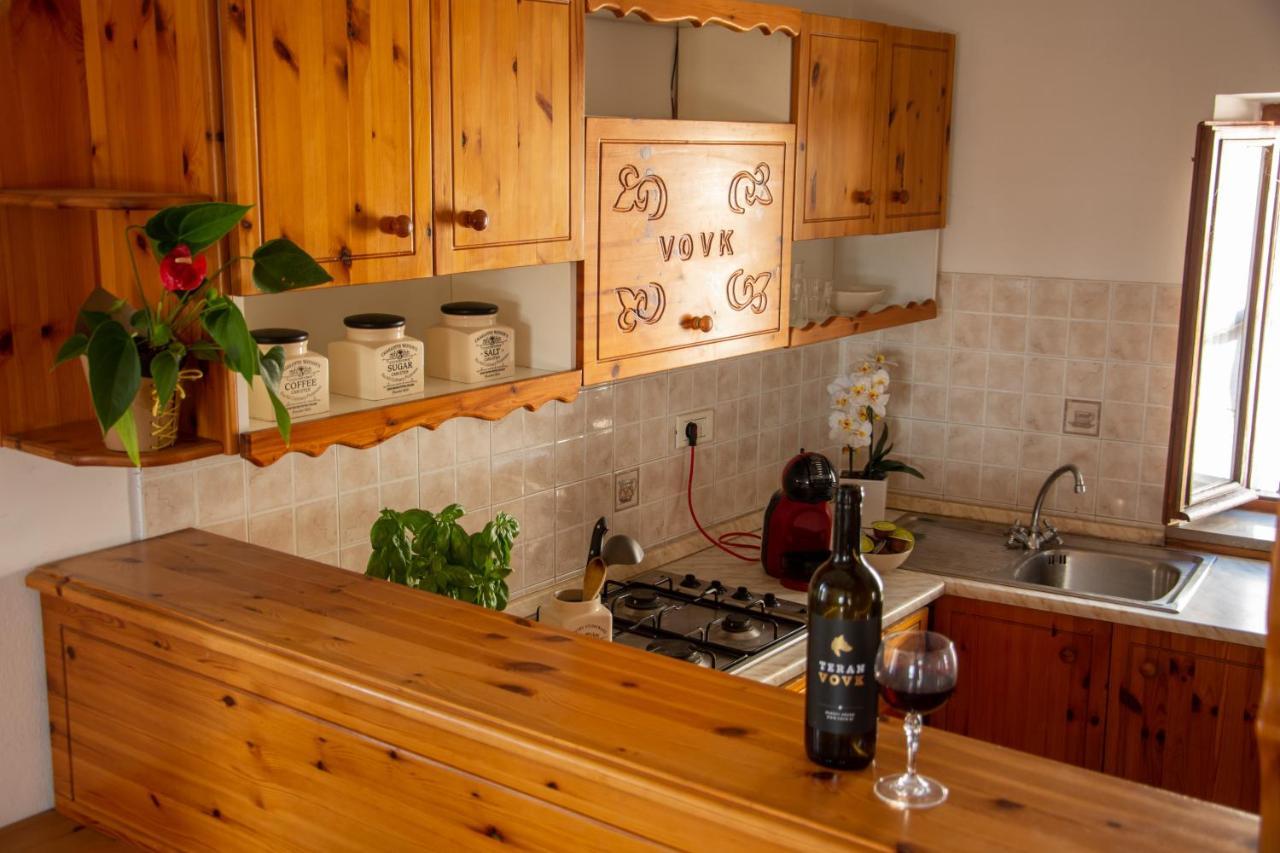 Apartma Na Skdnu Dutovlje Exterior foto